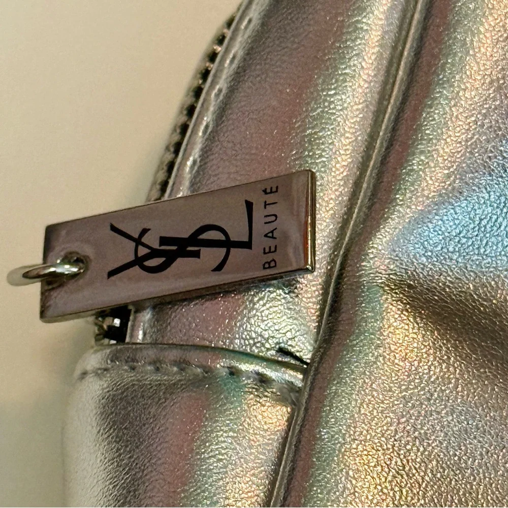 NWOT YSL BEAUTÉ SILVER COSMETIC ACCESSORY BAG 🤍
